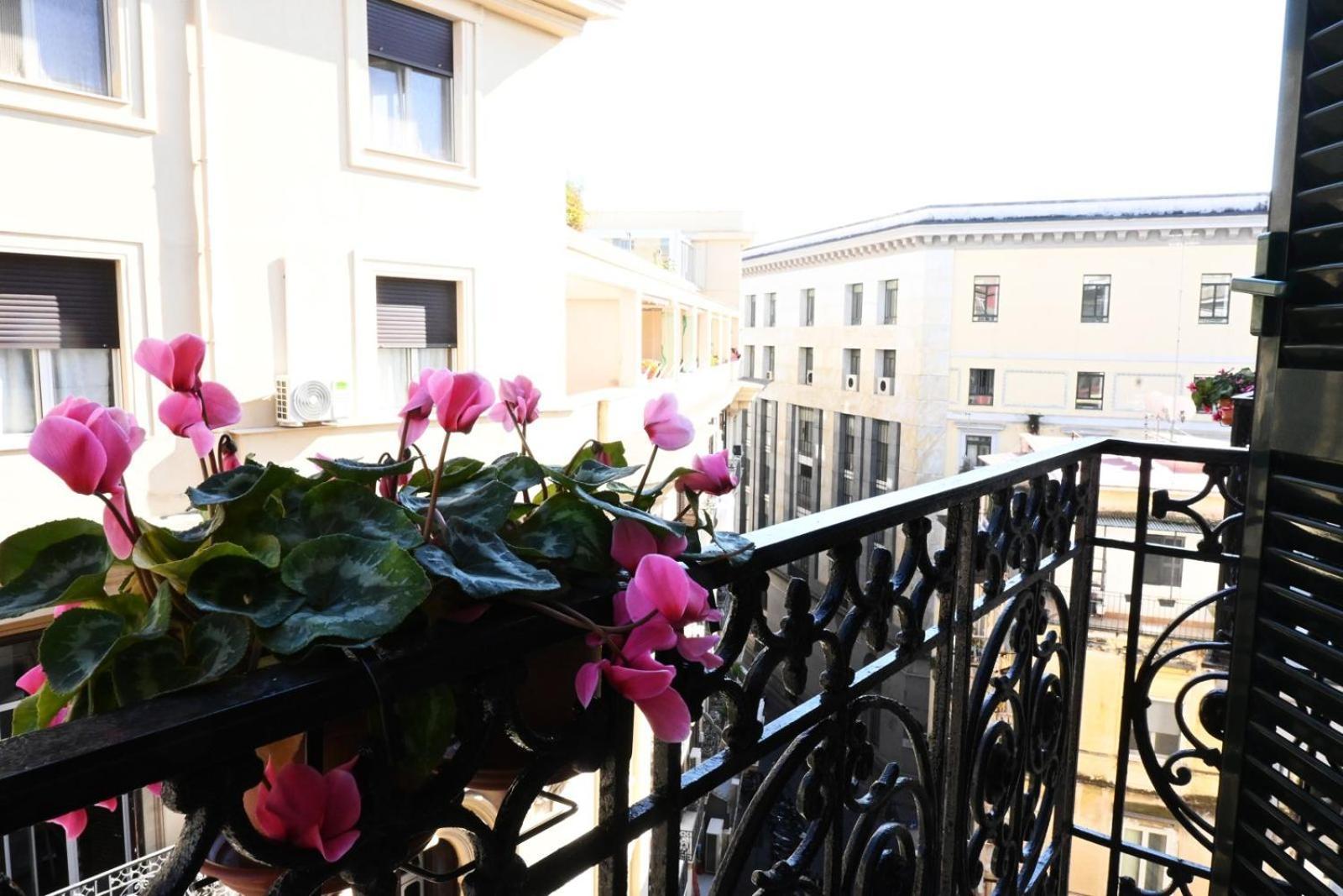 Ta-49 Bed E Breakfast Naples