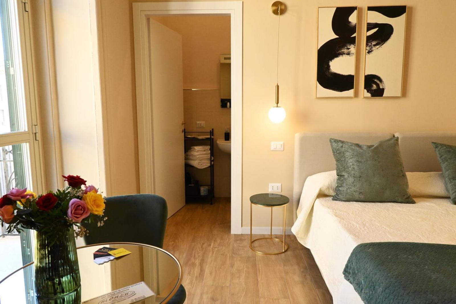 Ta-49 Bed E Breakfast Naples