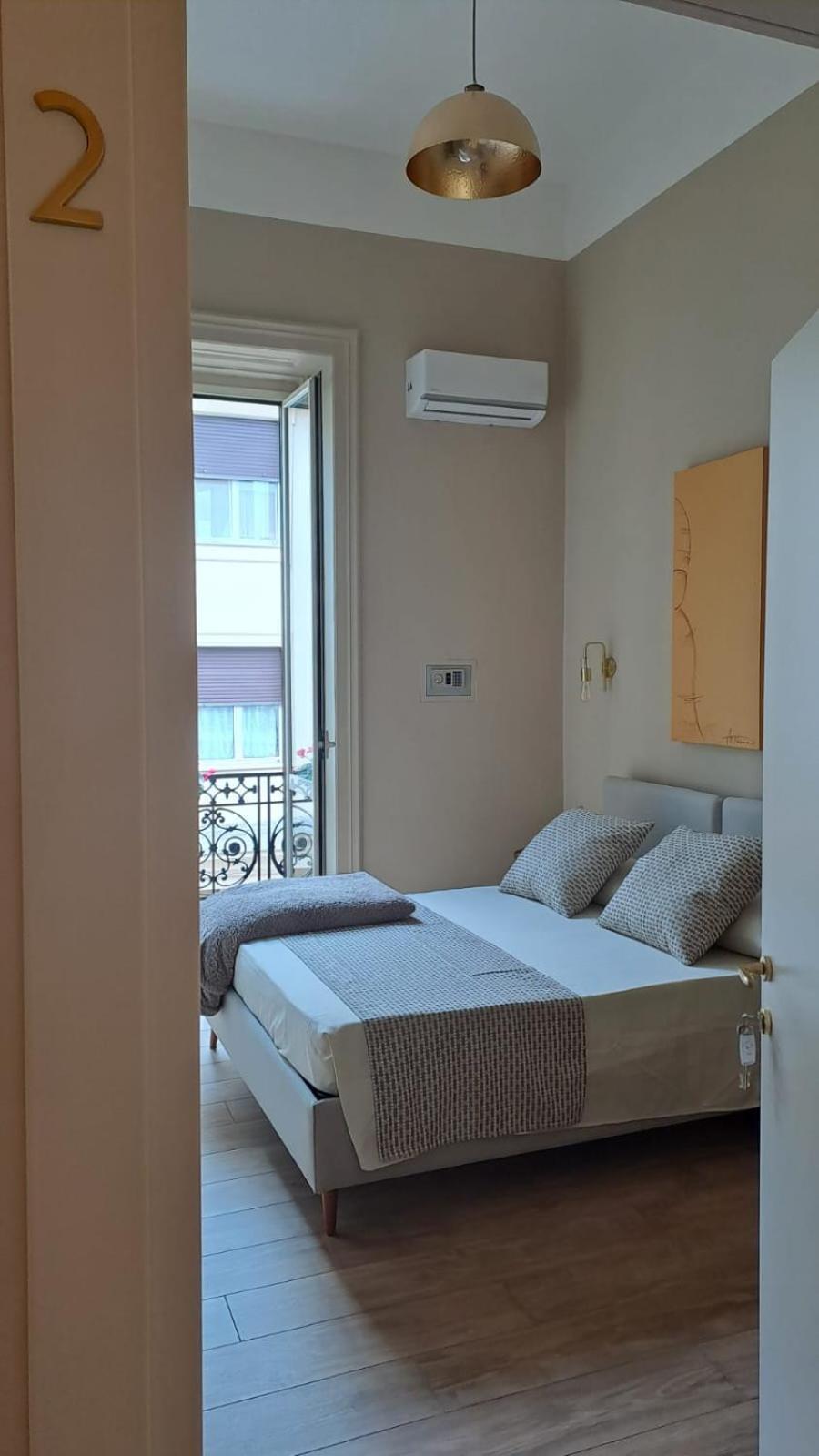Couette-café Ta-49 Bed E Breakfast Naples