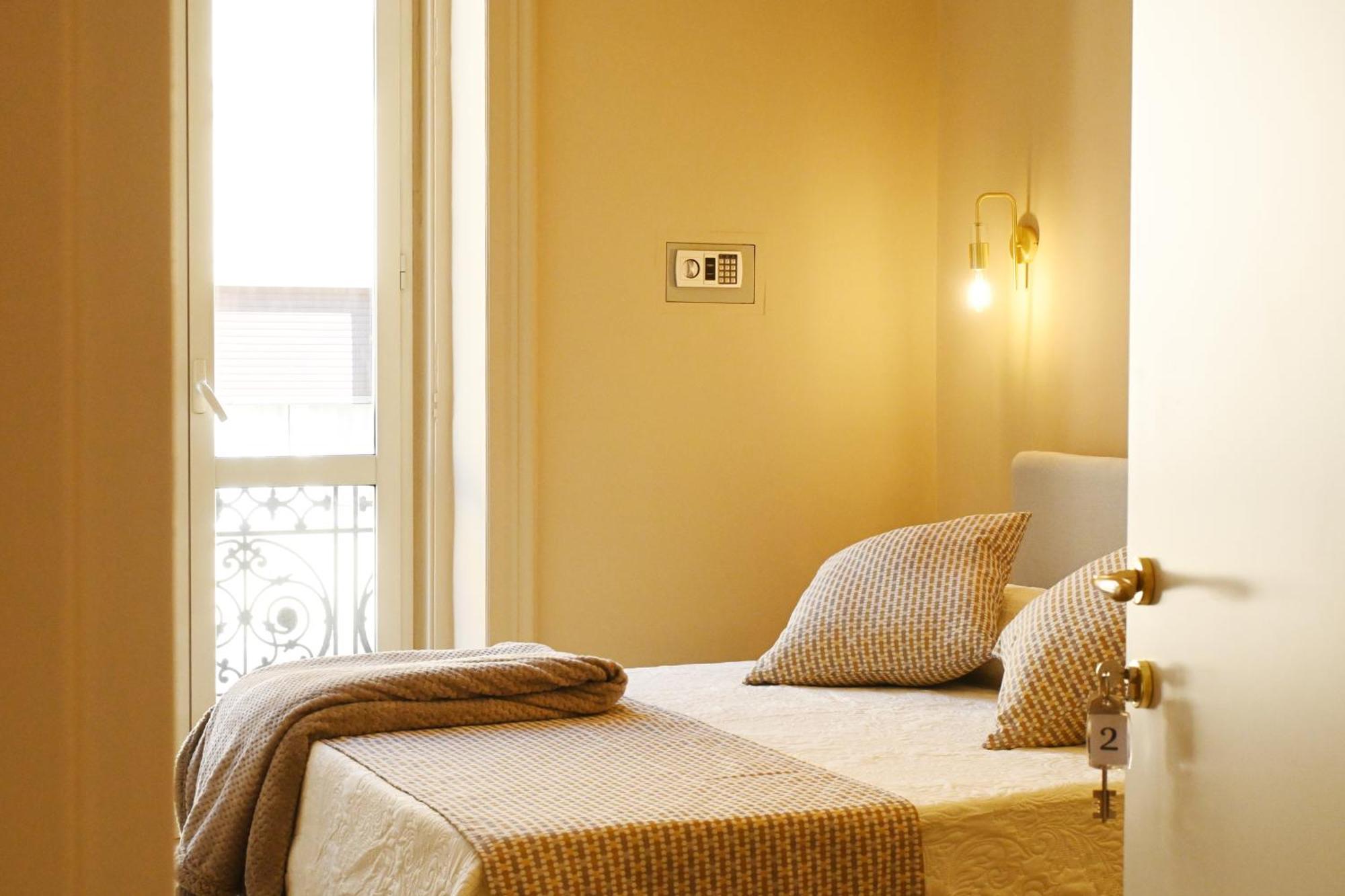 Ta-49 Bed E Breakfast Naples